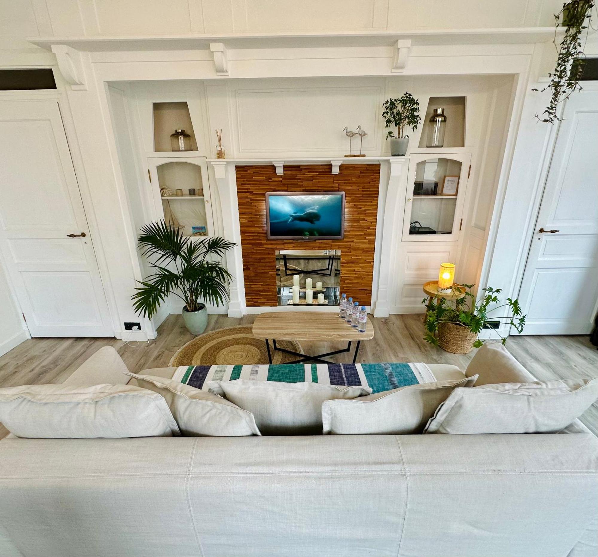 Apartment De Charme Avec Balcon - Les Iris *